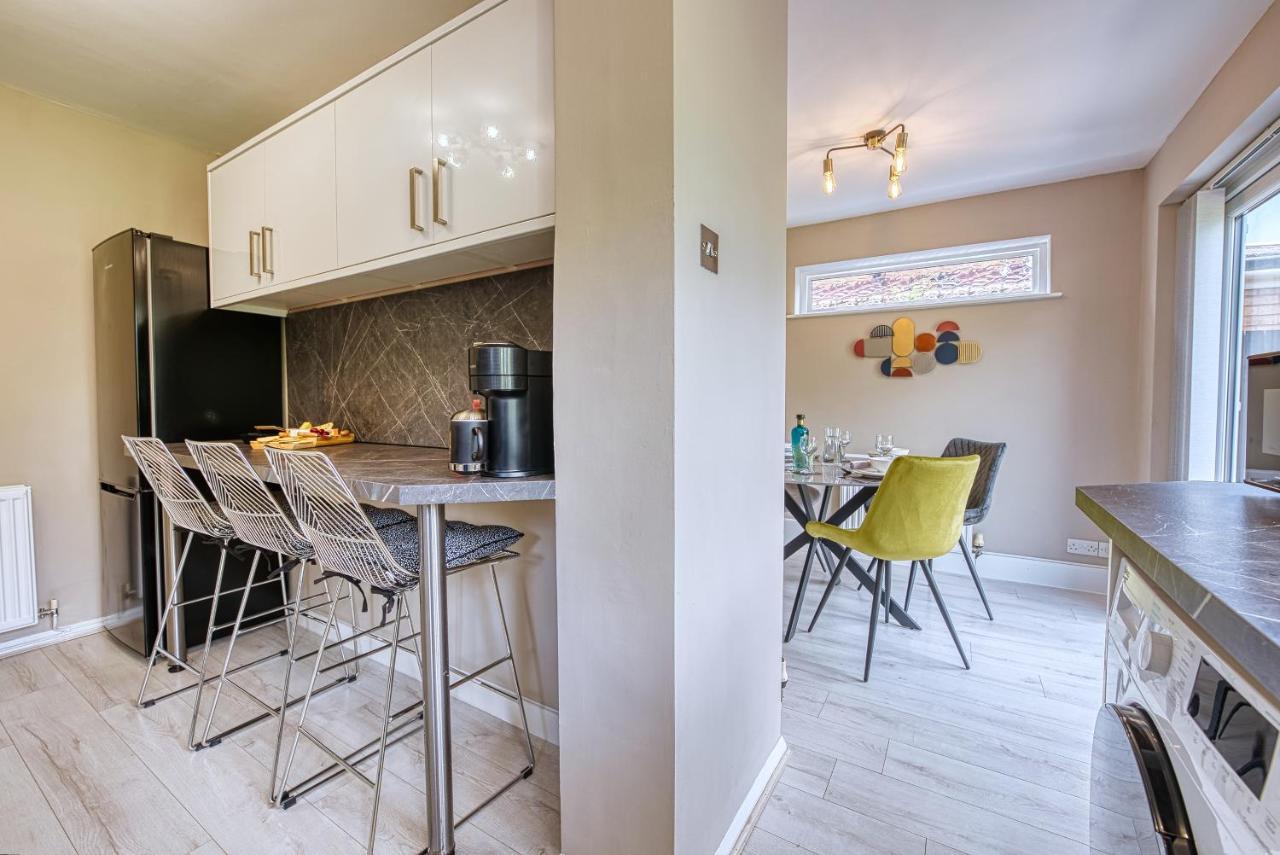 Elegant 5 Bed House - Sleeps 9, Central Solihull, Nec, Jlr, Hs2, Resorts World, Airport Business And Leisure Stays, Exterior foto
