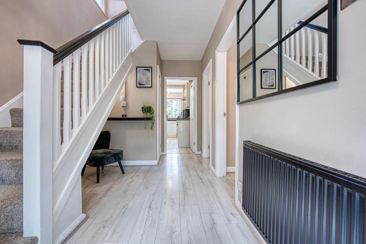 Elegant 5 Bed House - Sleeps 9, Central Solihull, Nec, Jlr, Hs2, Resorts World, Airport Business And Leisure Stays, Exterior foto