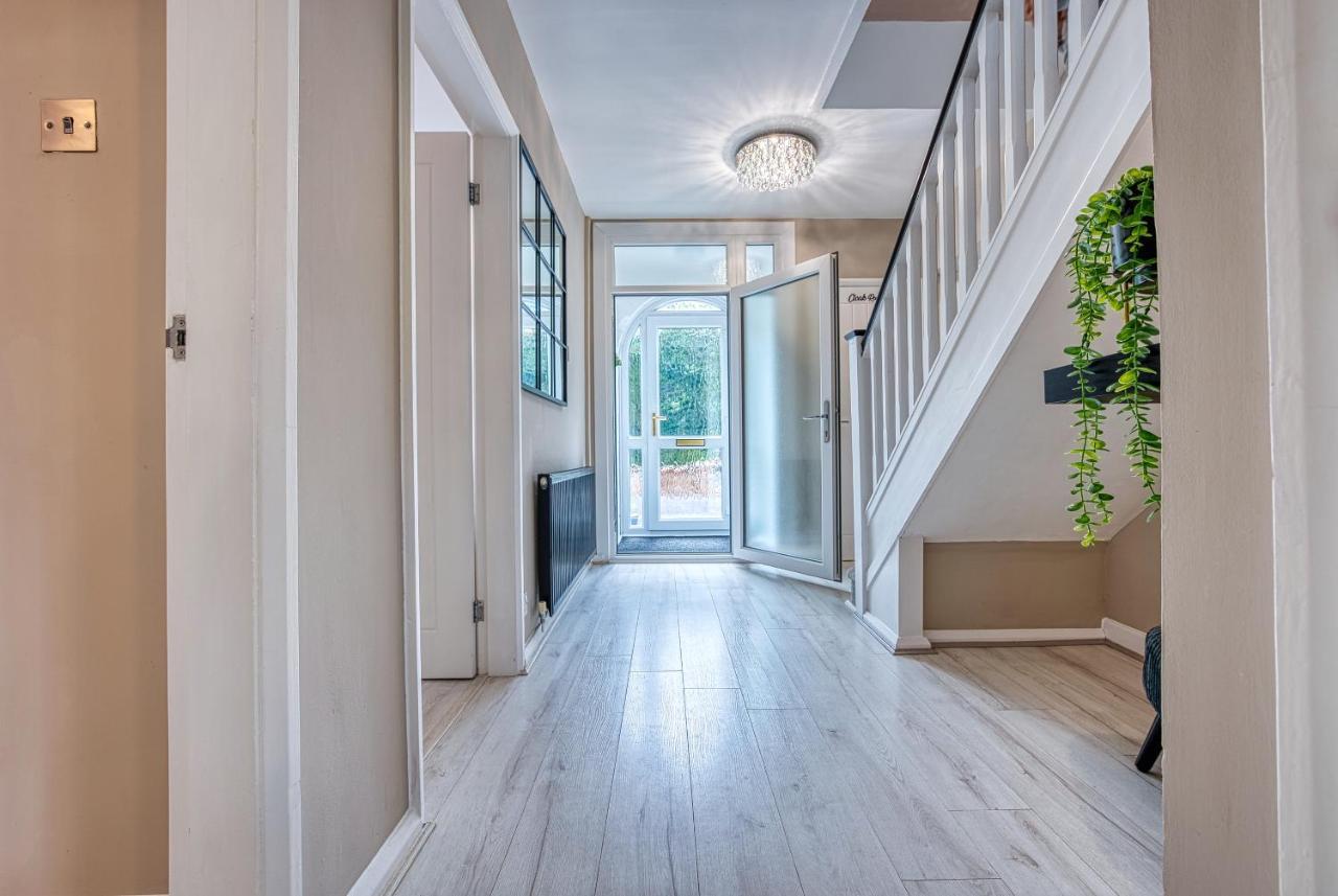 Elegant 5 Bed House - Sleeps 9, Central Solihull, Nec, Jlr, Hs2, Resorts World, Airport Business And Leisure Stays, Exterior foto