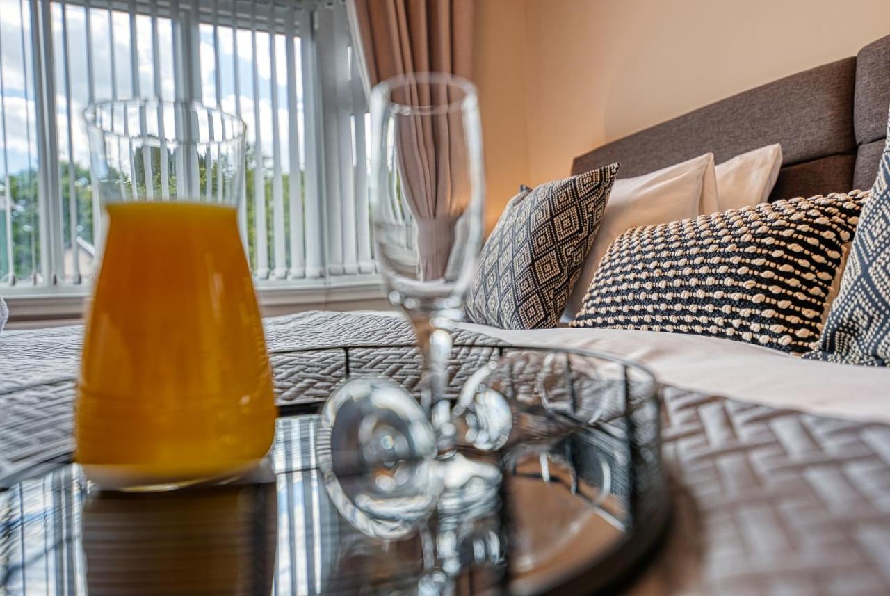 Elegant 5 Bed House - Sleeps 9, Central Solihull, Nec, Jlr, Hs2, Resorts World, Airport Business And Leisure Stays, Exterior foto